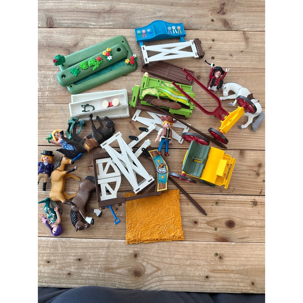 Playmobil Horse Stable Ranch Lot Figures Horses‎ Carriage Fence Accessories